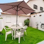 Lisboa, Charming Patio House, Central Lisbon, Wifi, Air Conditioning, Near Metro, By Ig