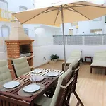 Apartamento Praia de Altura com Terraço, Barbecue, A/C e Wifi