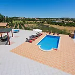 Villa Nincha - Heated Pool - Free Wi-Fi - Air Con