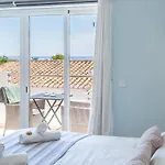 Mariners - Bright And Stylish Apartment - Walk To The Beach