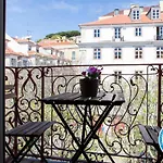 Alfama Sophisticate Flat With Balconies 2Bedrs 2Baths & Ac In 19Th Century Building Historic Center