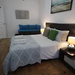 Large Double Room In Center Of Lisbon, Ocean, With Shared Bathroom