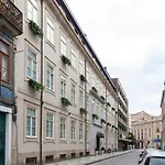 Cc Downtown Palace - F
