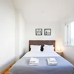 Lovelystay - Cozy 1Br In Santa Catarina W/ Balcony