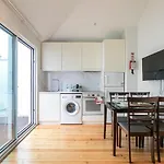 Lovelystay - Cozy 1Br In Santa Catarina W/ Balcony