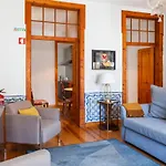 Alfama Terrace Apartment With Authentic XVIII Tiles And Historic Notes 3 Bedrooms & 2 Bathrooms Ac