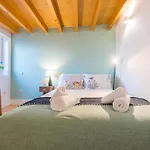 Home In Porto - Cozy 2Br Duplex By Lovelystay