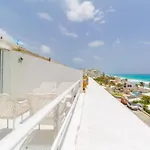 Penthouse Ocean Front, Steps To The Beach