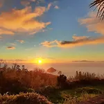 Blue Oceanview Relaxing Cottage
