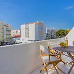 Bright 1Bdr Apartment W/Balcony By Lovelystay