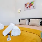 Laranjas & Beach Dream Lodging