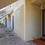 Gorgeous 2Bdr Apartment W/Patio & Pool By Lovelystay