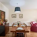 Quiet 2Br Flat W/ Balcony By Lovelystay
