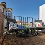 Retiro Da Graca: Stylish Sunny Apt With A Balcony