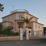 Villa Monte Das Oliveiras Lux - 600M From The Beach - Swimming Pool - Wi Fi - Aircon