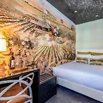 Lisbon Wine House - Rooms & Suites