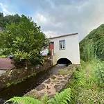 Ribeira Do Guilherme - Watermill House Botanic Garden