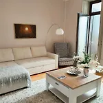 Porto Historic - Apartment With Private Patio