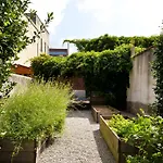 Boutique Rentals- Hidden Garden Porto'S Downtown