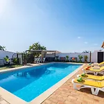 Villa Estrelicia - Pool - Free Wi-Fi - New In Booking