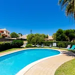 Small Villa 4Pax -Shared Pool @ Homesbyfc