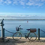 Olhao 3 Bedroom With Rooftop Pool, Marina Village
