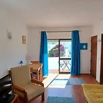 Seaview Apartment 100M From Beach