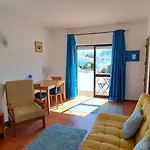 Seaview Apartment 100M From Beach