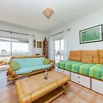 P - Meia-Praia Seaview Guesthouse