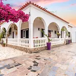 Rustic Retreat In Algoz