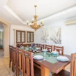 Villa Iris