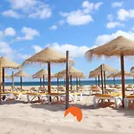 #144 Cavalo Preto C104 By Home Holidays