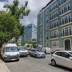 Deluxe Apartment In City Center By Lovelystay