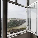 Trendy Flats - Instaworthy River View By Host Wise