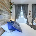 Modern Rustic Apartment In Graca By Lovelystay