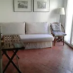 Sunny And Cozy Room Close To Cascais Center