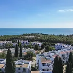 Seaside Retreat With Pool, Ac, And Fast Wi-Fi