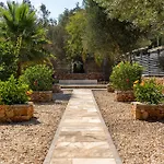 Yoga Retreat Portugal 18-22 April - Entire Pool House At The Quinta 5 Day Retreat Yoga And Therapies Book And Message For Itinerary