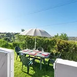 Bnb Homes Luxurious Apartment With 2 Bedrooms, Swimming Pool & Patio