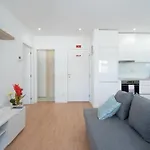 Sweet Sunny Flat W/ Balcony - Gaia