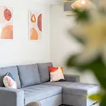 Comfy 3 Bdr Flat With Pool & Balcony By Lovelystay