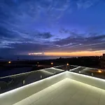 Povoa De Varzim-Sleeps4-Beachfront-Ac-Parking