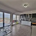 Penthouse 5Min From The Beach