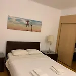 Luxury Apartment, Marina, Beach & Pool II