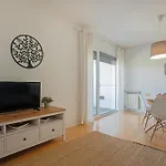 Modern 2-Bedroom Apartment In Expo