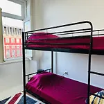007 Hostel