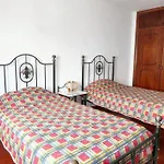 Family House With Sea View In A Dos Cunhados