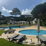 Acolhedor Apt T1, Vista Piscina , Balaia Golf Village