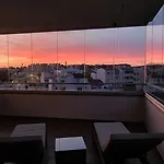 Deluxe 2 Bedroom Apartment With Bbq