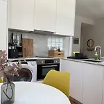 Central And Comfortable Apartment -Downtown